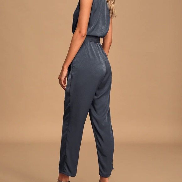 Lulu’s satin jumpsuit - Picture 3 of 10